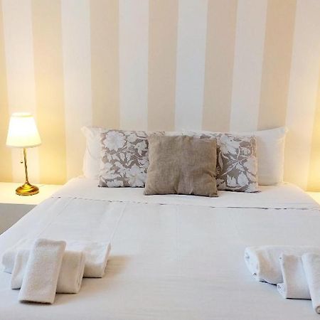 Bbhome Stylish Gold Apartment Near Trastevere Station Róma Kültér fotó