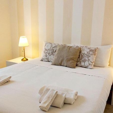 Bbhome Stylish Gold Apartment Near Trastevere Station Róma Kültér fotó