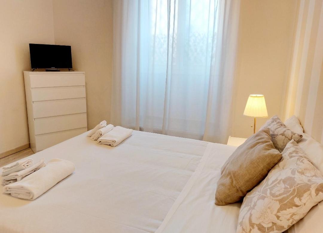 Bbhome Stylish Gold Apartment Near Trastevere Station Róma Kültér fotó